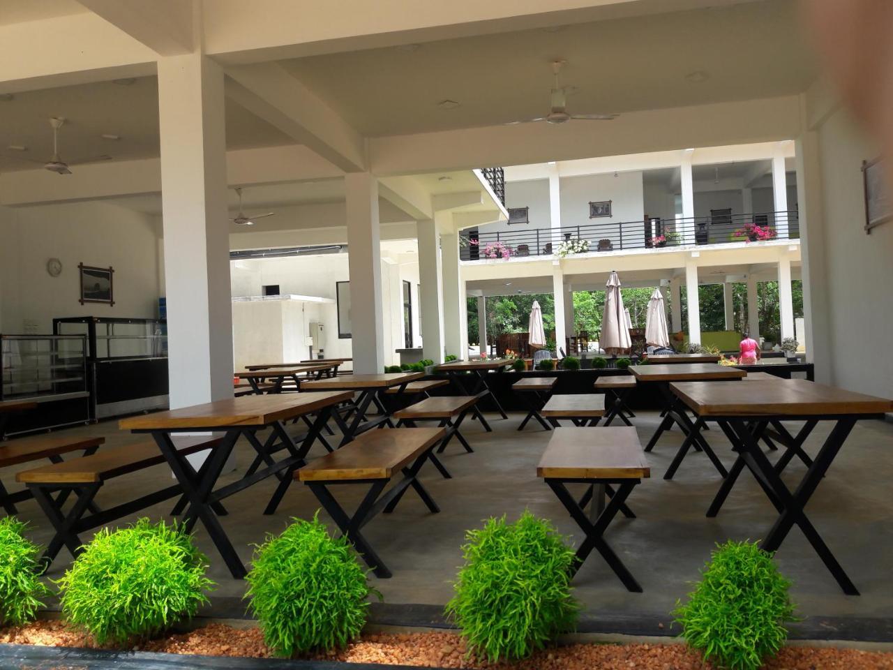 Lavish Resort - Sigirya Сигирия Экстерьер фото